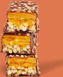 MyProtein  Tyčinka Crispy Layered Bar - Čokoláda a Karamel